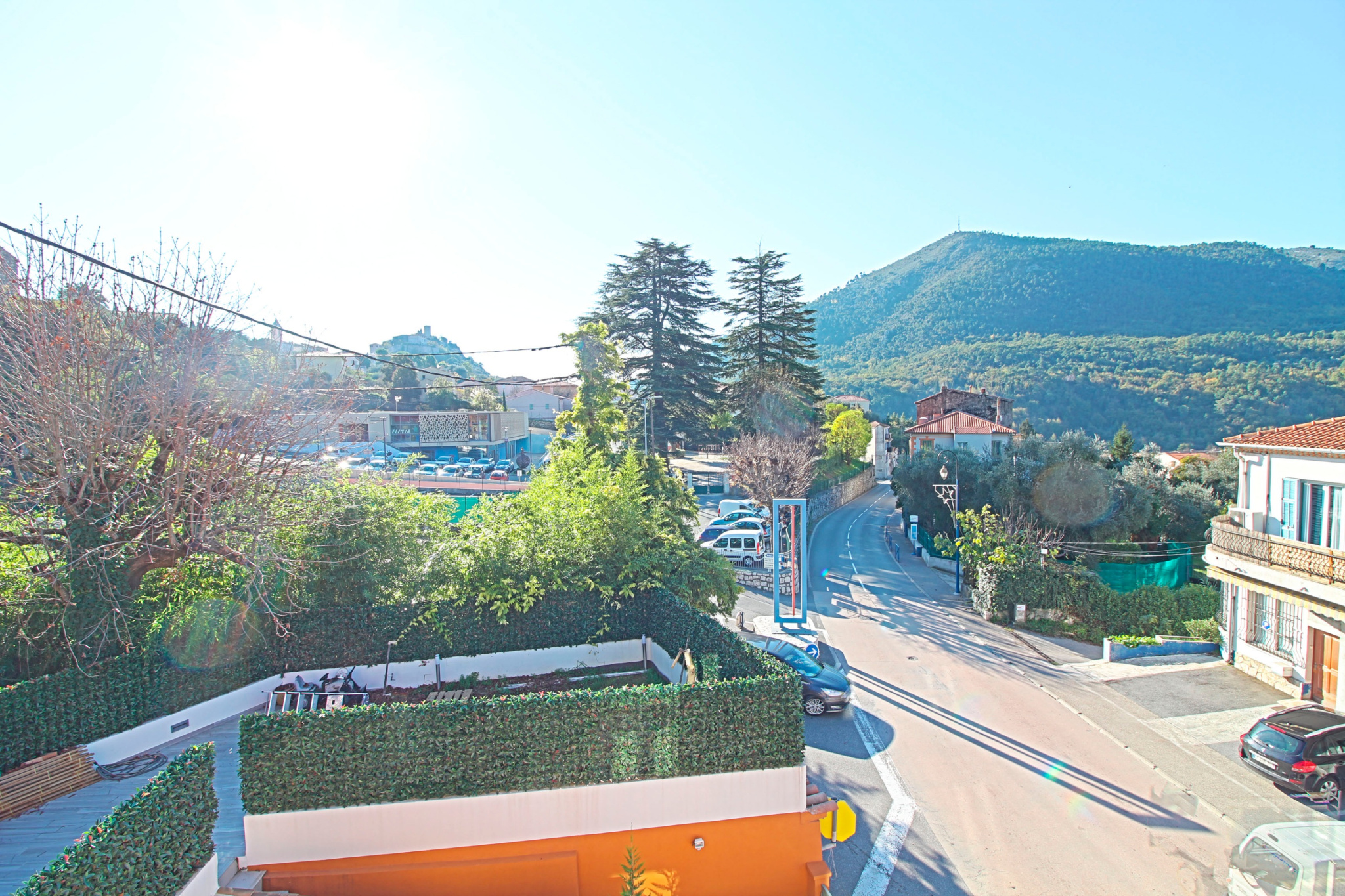 vente TOURRETTE LEVENS Delta Promotion